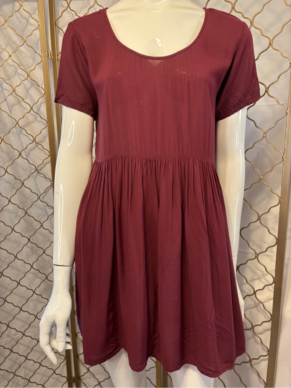 Brandy Melville Short Sleeve Scoop Neck Dress in Wine with Gathered Waist